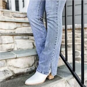 Judy Blue Slim Bootcut Jeans Light Wash Side Slit Hem Size 30